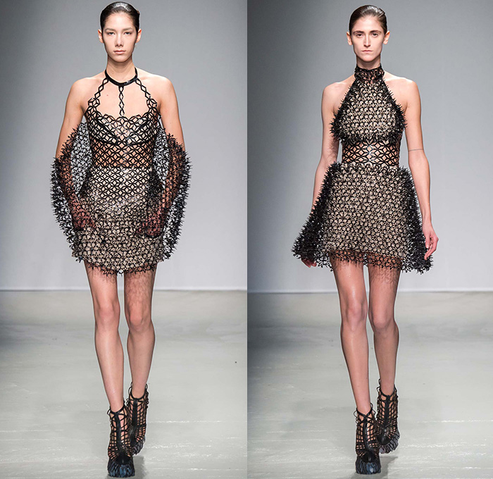 Iris van Herpen 2015-2016 Fall Autumn Winter Womens Runway Catwalk Looks - Mode à Paris Fashion Week Mode Féminin France - Terraform 3D Architectonic Biomimetic Structures Geometric Polymorphic Laser Cut Circle Round Sphere Mesh Halter Top Waffle Quilted Dress Sheer Chiffon Pants Trousers Crop Top Midriff Metallic Silk Accordion Pleats Skirt Frock Outerwear Jacket Onesie Coveralls Playsuit Organic