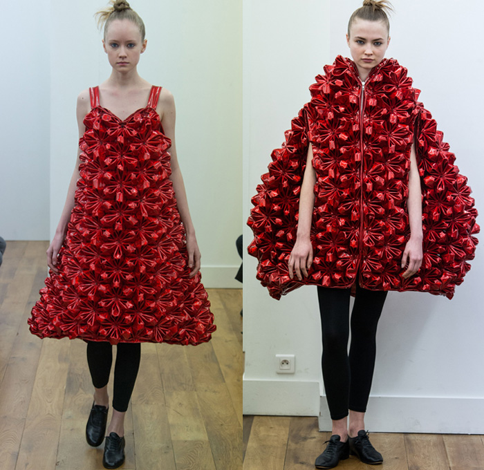 Noir Kei Ninomiya 2017-2018 Fall Autumn Winter Womens Runway Catwalk Looks - Mode à Paris Fashion Week Mode Féminin France - Scarlet Red Modular Chain Link Ring Rivet Belts Straps Mesh Lattice Plush Fur Dimensional Structural Organic Shape Sculptural Floral Flower Bud Trompe L'oeil Ruffles Zigzag Sheer Chiffon Velvet Jacquard Quilted Waffle Long Sleeve Blouse Silk Satin Accordion Pleats Skirt Frock Leggings Hanging Sleeve Oversized Outerwear Coat Bell Shape Ribbons Bomber Jacket Pinafore Dress Embroidery Decorated Bedazzled Vest Waistcoat Shawl Beetle Wings Rocket Wingsuit