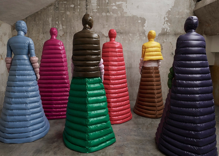 Moncler 1 Pierpaolo Piccioli 2018-2019 Fall Autumn Winter Womens Presentation - Milano Moda Donna Collezione Milan Fashion Week Italy - Monastery Dimensional Structural Sculpture Futuristic Hoodie Outerwear Overcoat Quilted Waffle Puffer Down Jacket Bubble Coat  Arm Armers Long Skirt Cape Colorblock Hanging Sleeve Towers Elongated Cone Shaped Detachable Removable Panels