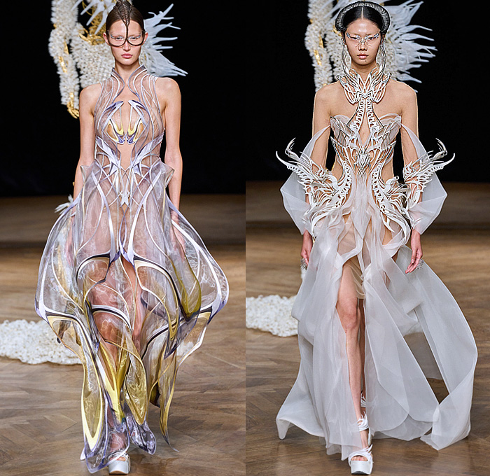 Iris Van Herpen Fall Winter 2022-23 Haute Couture Fashion Show