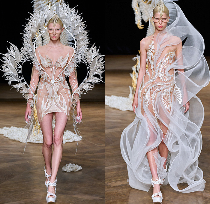 Iris van Herpen 2022-2023 Fall Autumn Winter Womens Runway Catwalk Looks - Haute Couture Avant Garde High Fashion - Meta-Morphism 3D Printed Sculpture Branches Veins Lasercut Electroplated Silver Plant Organza Sheer Tulle Draped Dress Gown Onesie Jumpsuit Playsuit Overalls Embroidery Swirls Banana Leaf Ribbons Skeletal Spine Futuristic Web Mesh Headwear Fringes One Shoulder Sorceress Outline Face Silhouette Coat Handbag