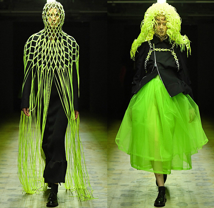 Noir Kei Ninomiya 2022-2023 Fall Autumn Winter Womens Runway Catwalk Looks - Paris Fashion Week Femme PFW - Fluorescent Neon Pink Green Yellow Organic Phosphorescent Sculpture Headwear Prismatic Spikes Wires Mask Chainmail Scales Belts Straps Harness Zipper Deconstructed Tiered Ruffles Sheer Tulle Tutu Skirt Dress Outerwear Coat Crop Top Midriff Detachable Sleeves Flowers Floral Blouse Long Sleeve Mesh Fishnet Fringes Pearls Safety Pins Puff Ball Bush Cocoon Gloves Oxfords