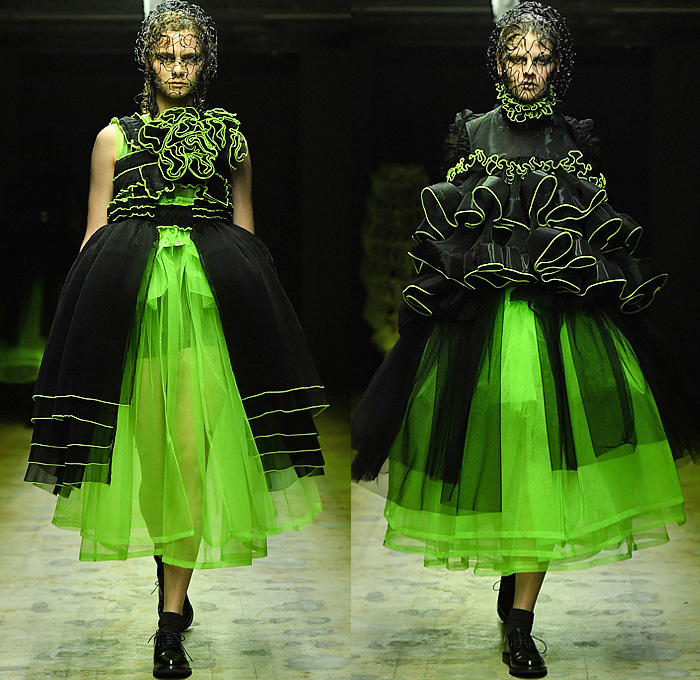 Noir Kei Ninomiya 2022-2023 Fall Autumn Winter Womens Runway Catwalk Looks - Paris Fashion Week Femme PFW - Fluorescent Neon Pink Green Yellow Organic Phosphorescent Sculpture Headwear Prismatic Spikes Wires Mask Chainmail Scales Belts Straps Harness Zipper Deconstructed Tiered Ruffles Sheer Tulle Tutu Skirt Dress Outerwear Coat Crop Top Midriff Detachable Sleeves Flowers Floral Blouse Long Sleeve Mesh Fishnet Fringes Pearls Safety Pins Puff Ball Bush Cocoon Gloves Oxfords