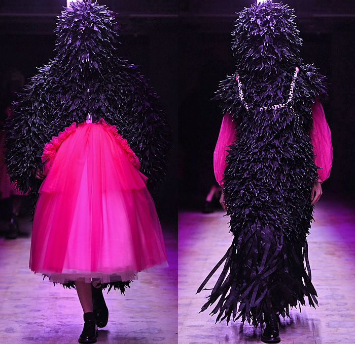 Noir Kei Ninomiya 2022-2023 Fall Autumn Winter Womens Runway Catwalk Looks - Paris Fashion Week Femme PFW - Fluorescent Neon Pink Green Yellow Organic Phosphorescent Sculpture Headwear Prismatic Spikes Wires Mask Chainmail Scales Belts Straps Harness Zipper Deconstructed Tiered Ruffles Sheer Tulle Tutu Skirt Dress Outerwear Coat Crop Top Midriff Detachable Sleeves Flowers Floral Blouse Long Sleeve Mesh Fishnet Fringes Pearls Safety Pins Puff Ball Bush Cocoon Gloves Oxfords