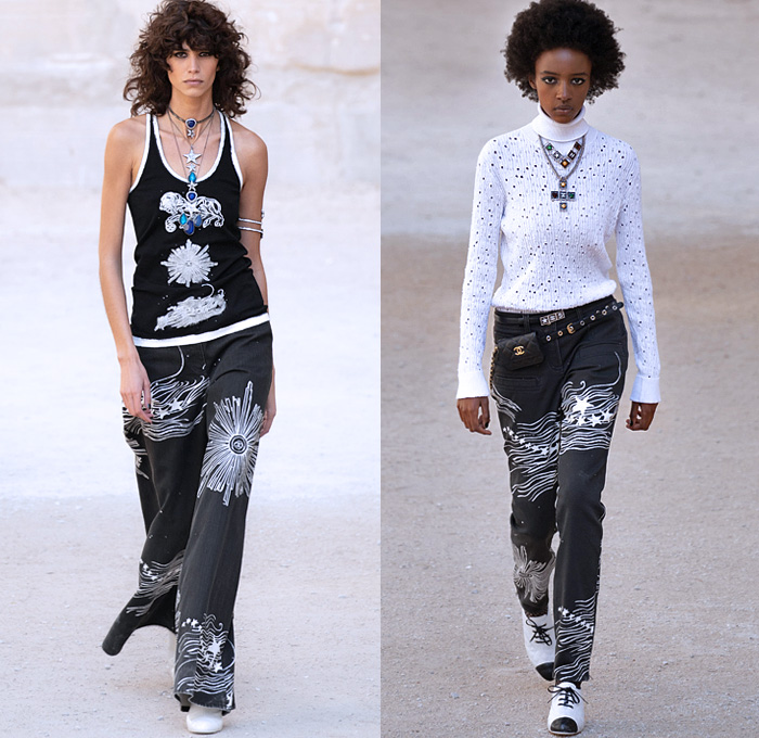 Chanel 2022 Resort Cruise Pre-Spring Womens Runway