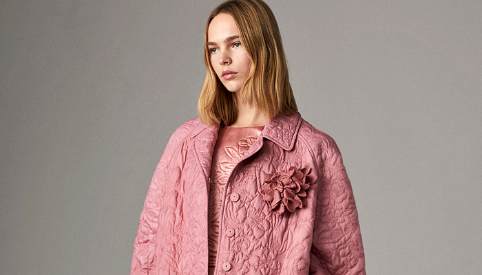 Ermanno Scervino 2024 Pre-Fall Autumn Womens Lookbook - Strapless Micro Dress Quilted Lace Embroidery Flowers Floral Trompe L'oeil Decorative Art Corduroy Bustier Crop Top Midriff Midi Skirt Blouse Silk Satin Draped Polka Dots Shorts Blazer Tuxedo Jacket Mini Trench Coat Turtleneck Animal Spots Leopard Wide Leg Palazzo Pants Mullet Hem Knit Sweater Cardigan Fur Shearling Suede Cloak Fringes Shawl Maxi Dress Bucket Bag Handbag Duffel Bag Cowgirl Boots Hat 