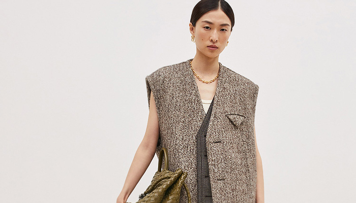 Bottega Veneta 2024 Resort Cruise Pre-Spring Womens Lookbook - Aran Wool Knit Patchwork Jacquard Crabs Sweater Jumper Wide Lapel Puffer Quilted Tricolor Trench Coat Felt Gilet Vest Tabard Argyle Check Weave Elastic Waistband Garter Houndstooth Loop Ring Tied Twist Velvet Pockets Pouch Blazer Jacket Draped Long Dress Pinocchio Print Halterneck Sequins Shorts Gemelli Ball Sphere Handbag Tote Intrecciato Leather Atomic Leggings Tights Sock Boots Knot Sandals Heels Orbit Sneakers