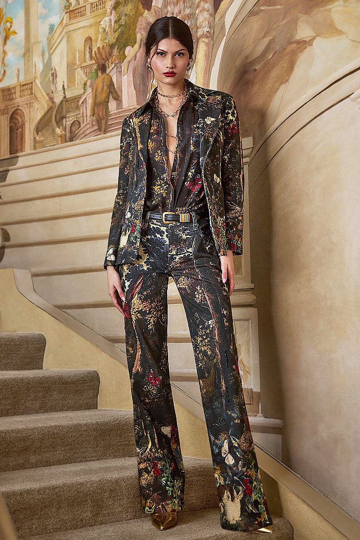 alice + olivia 2026-2027 Fall Winter Womens Fashion - denim jeans, embroidery, crystals, studs, pearls, butterflies, corset, lace