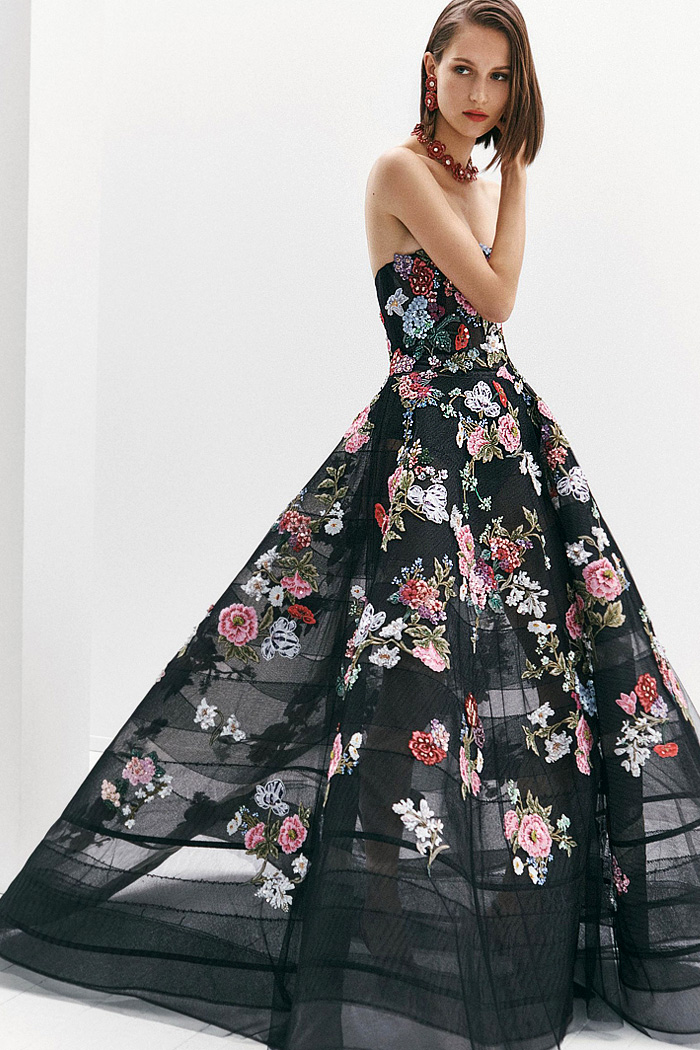 Carolina Herrera 2026 Pre-Fall Womens Fashion Trends - Phthalo Green, Hydrangeas, Flowers, Floral, Check, Stripes, Lace, Crystals