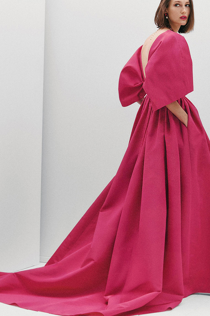 Carolina Herrera 2026 Pre-Fall Womens Fashion Trends - Phthalo Green, Hydrangeas, Flowers, Floral, Check, Stripes, Lace, Crystals