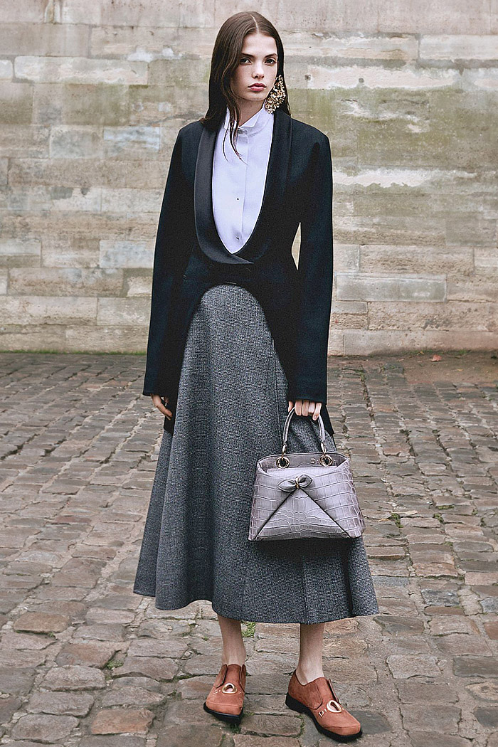 Christian Dior 2026 Pre-Fall Autumn Womens Fashion Trends Looks - Denim Jeans, Ostrich Feathers, Flowers Floral Embroidery, Hybrid Skirtpants, Wide Leg Baggy, Looped Ribbons, Geometric Angular, Concave Cutout Hem Tuxedo Jacket, Draped Curtain, Giant Bows, Capes, Houndstooth, Patchwork, Hoods Christian Dior 2026 Pre-Fall Womens Fashion Trends - Denim Jeans, Embroidery, Baggy, Ribbons, Tux, Draped Curtain, Bows, Capes