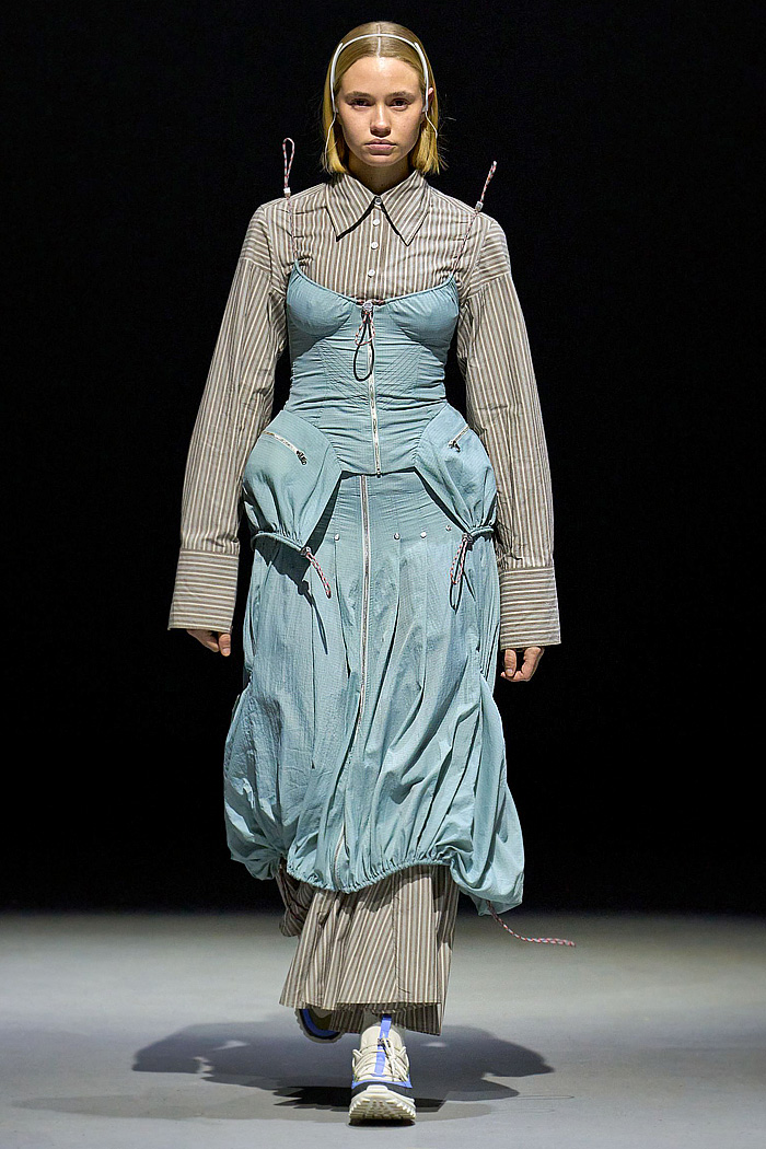 Jane Wade 2026-2027 Fall Winter Womens Fashion Runway Trends - drawstring, rope, capelet, fringes, mesh, hex nuts, tent rods