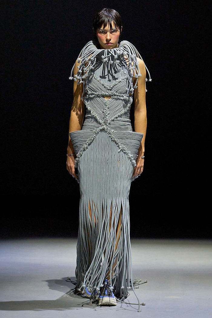 Jane Wade 2026-2027 Fall Winter Womens Fashion Runway Trends - drawstring, rope, capelet, fringes, mesh, hex nuts, tent rods