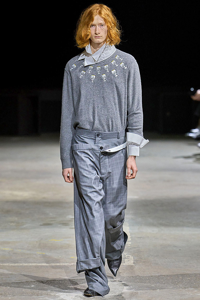 Natasha Zinko 2026-2027 Fall Autumn Winter Mens Fashion Runway Trends - London Fashion Week - Deconstructed, Double Waistband, Wide Leg, Baggy Trousers, Knit, Sweater, Chalice, Leather, Biker Jacket, Pads, Motorcycle Pants Natasha Zinko 2026-2027 Fall Winter Mens Fashion - London Fashion Week - Deconstructed, Baggy Trousers, Biker, Motorcycle Pads