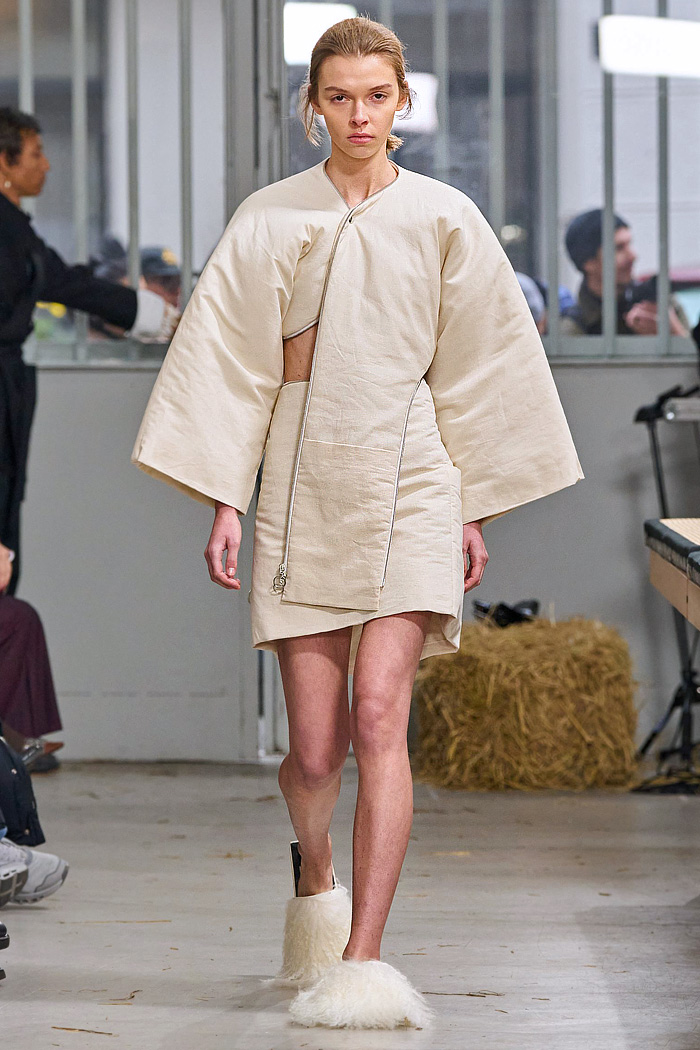 Setchu 2026-2027 Fall Winter Womens Fashion Runway Trends - deconstructed, snap buttons, zippers, denim, jeans, inward shoulders