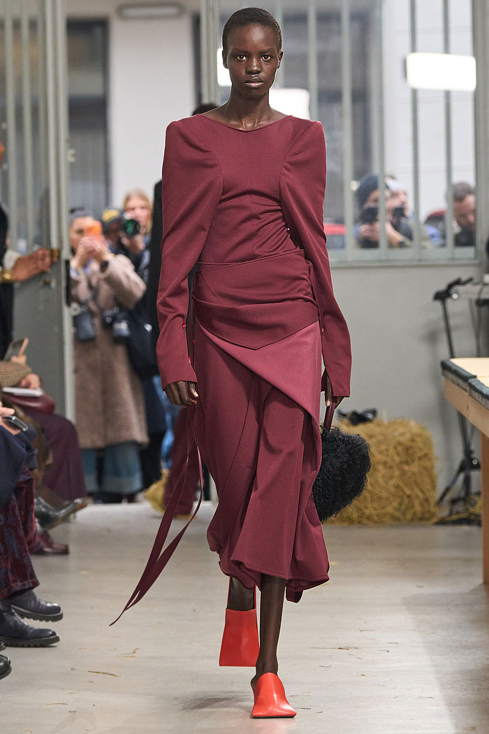 Setchu 2026-2027 Fall Winter Womens Fashion Runway Trends - deconstructed, snap buttons, zippers, denim, jeans, inward shoulders