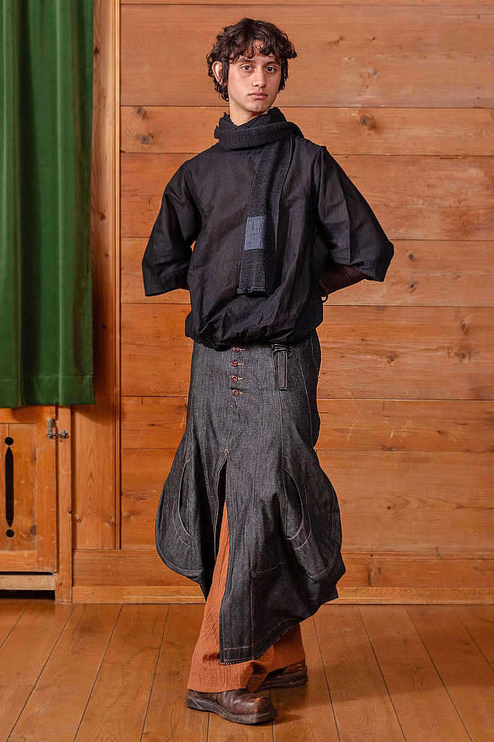 Tíscar Espadas 2026-2027 Fall Autumn Winter Mens Fashion Trends - Capítulo VIII - Rural Switzerland, denim, jeans, manskirt, oversized pockets, jester, medieval, slit shorts, vest, deadstock fabrics, stripes, organic linen, outerwear, coat, detachable collar, ambiguous tie, peek-a-boo necktie, wide leg, baggy, loose, corduroy, funnel neck, work boots Tíscar Espadas 2026-2027 Fall Autumn Winter Mens Fashion - denim, jeans, oversized, jester, vest, deadstock, necktie, wide leg