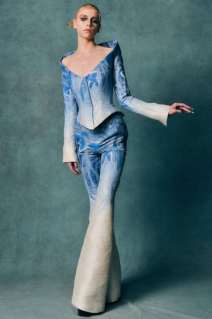 Harris Reed 2026 Spring Summer Womens LFW The Aviary - gowns, caged, corset, foliage, wisteria, birds, velvet, feathers, platforms