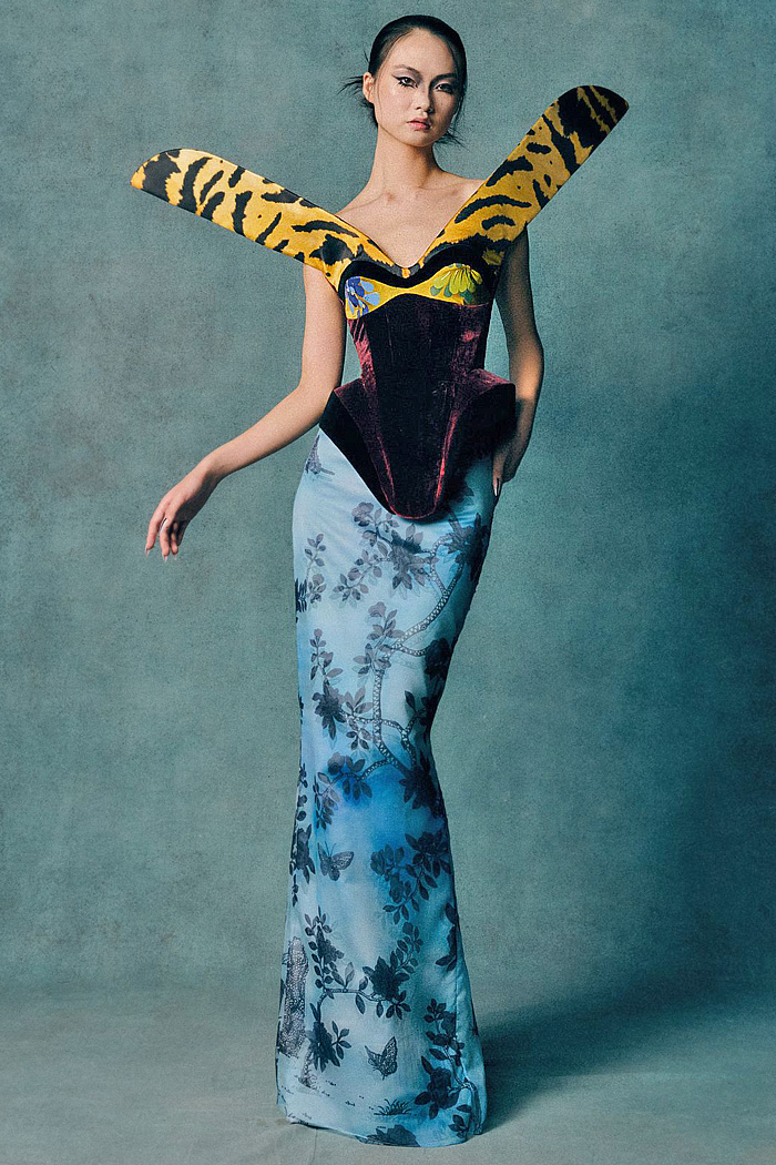 Harris Reed 2026 Spring Summer Womens LFW The Aviary - gowns, caged, corset, foliage, wisteria, birds, velvet, feathers, platforms