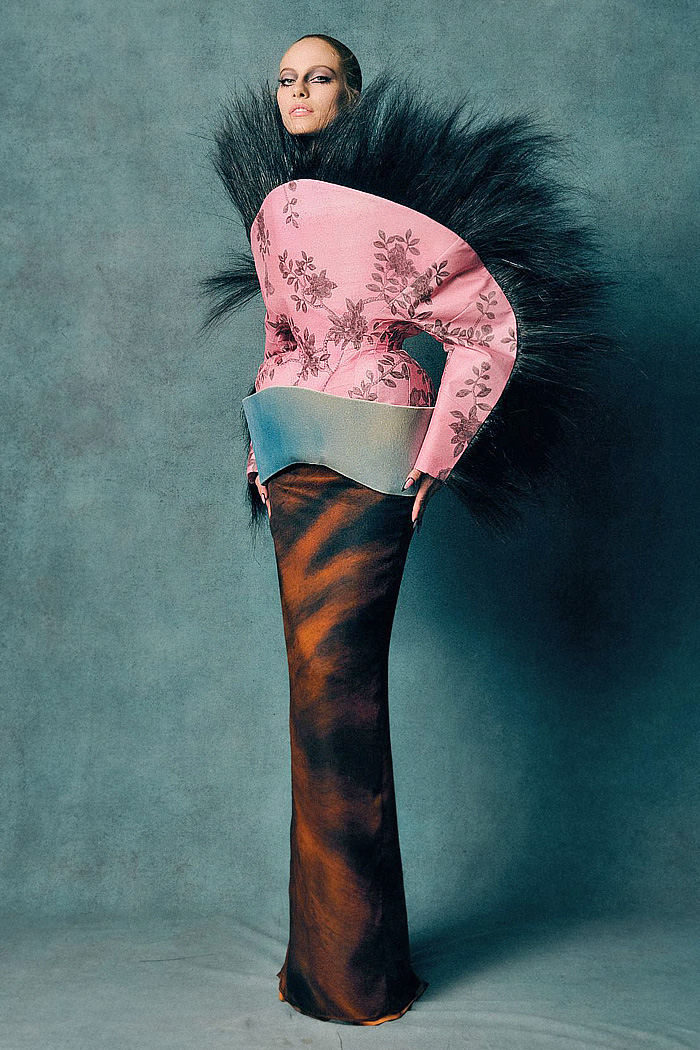 Harris Reed 2026 Spring Summer Womens LFW The Aviary - gowns, caged, corset, foliage, wisteria, birds, velvet, feathers, platforms