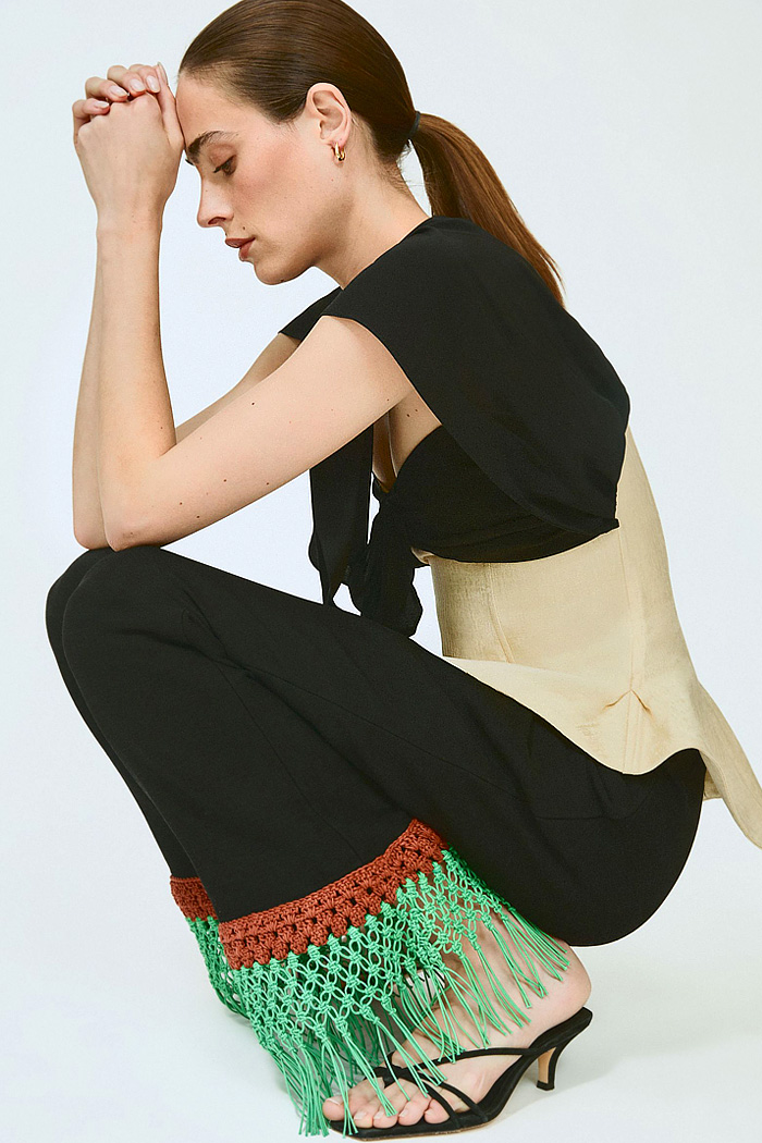 Rosie Assoulin 2026 Resort Womens show patchwork, knit crochet, jelly mint, flare pants, beads, halterneck, striped leaves, flowers