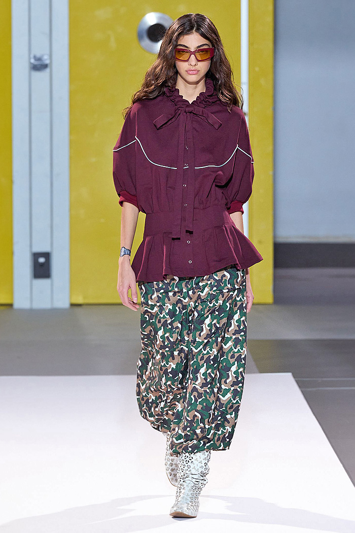 zomer 2026 Spring Summer Womens Runway at Paris - jewels, necktie bows, layered skirts, drawstring, camo, stripes, giant belts