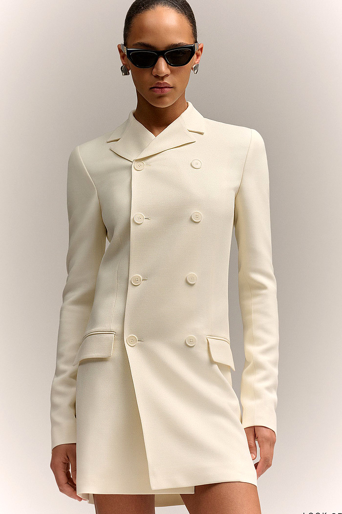 Ralph Lauren 2027 Resort Cruise Pre-Spring Womens Fashion Lookbook Trends - Bedazzled, Shiny, Metallic, Decorative, Sequins, Daywear, Slip Dress, Neutral Tones, Rope-Tied Waists, Rectangular Neck, Sheer, Halterneck, Halter Top, Draped, Eveningwear, Slit Opening, Pantsuit, Silk, Blouse, Wide Leg, Palazzo Pants, Utilitarian, Safari, Cargo Pockets, Utility Pockets, Pouches, Vest, Straps, Sleepwear, Outerwear, Blazer, Blazerdress, Coat, Trench Coat Ralph Lauren 2027 Resort Cruise Womens Fashion - Sequins, Slip Dress, Pantsuit, Silk, Wide Leg, Utility Vest, Straps, Trench Coat