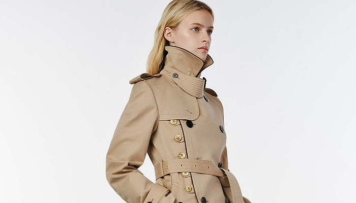 Sacai 2027 Resort Cruise Pre-Spring Womens Collection Fashion Trends - Deconstructed Denim Jeans Patchwork Hybrid Mix Panel Blazer Sheer Shirtdress Onesie Cargo Utility Pockets Baggy Wide Leg Culottes Miniskirt Cutoffs Shorts Sleepwear Cuffs Multiple Buttons Nautical Sailor Pants Lace Noodle Strap Petal Hem Blouse Geometric Handkerchief Hem Knit Cardigan Military Officer Trench Coat Sacai 2027 Resort Womens Fashion Trends - Deconstructed Denim Jeans Patchwork Hybrid Pockets Sleepwear Cuffs Sailor Pants Lace