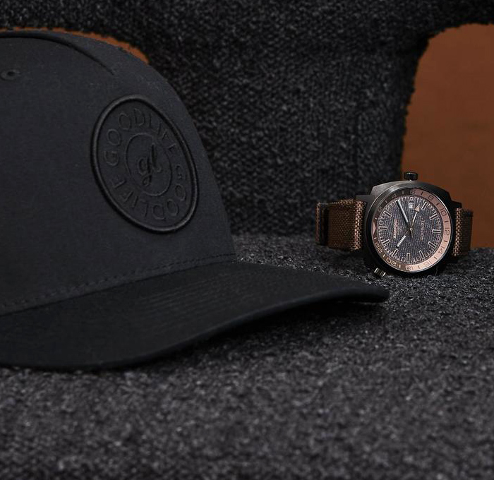 Bamford London X Goodlife Automatic GMT Denim Weave Watch - Made In Denim Finds by Denim Jeans Observer - Timeless Classic Limited Edition Jeans Black Medium Indigo Fabric Dial Snap Shirt Inspiration Espresso Macchiato Grey Set Colorways Cordura Nylon Strap Second Option Internal Rotating Bezel Self-Winding Mechanism Ball Bearing 316L Grade Stainless Steel Sapphire Crystal Glass Anti-Glare Time Piece Wrist Watch