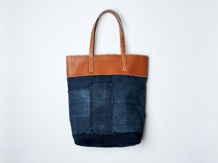 Léger Antique Japanese Boro Denim Tote Bag Barénia Tan Leather - Very Limited Edition Hand Made in France #madeindenim #denimfinds #fridayfinds #fridaydenimfinds