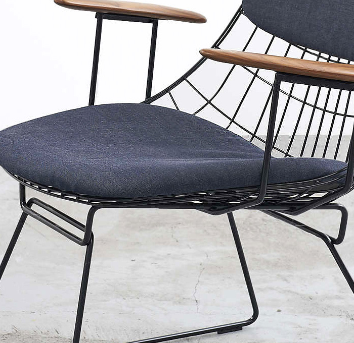 Tenue de Nimes + Pastoe Collaboration Design Denim Chair - Wire Collection FM06 Lounge Chairs Denim Upholstered Seat - KM05 Stools Detachable Denim Cushion - Cees Braakman - Japanese Kurabo Denim Jeans Fabric Black Steel Wire Walnut Wooden Armrests - Made in Denim Finds - Fashion Style